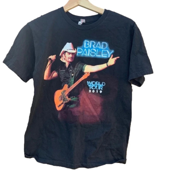 Brad Paisley Tops - BRAD Paisley 2019 concert small T-shirt